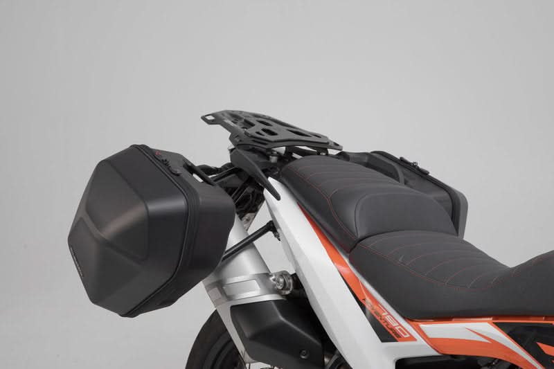 ZESTAW KUFRÓW BOCZNYCH URBAN ABS I STELAŻY SW-MOTECH KTM 790 ADV/R890 ADV/R 890 SM T BLACK 2X16,5L 5