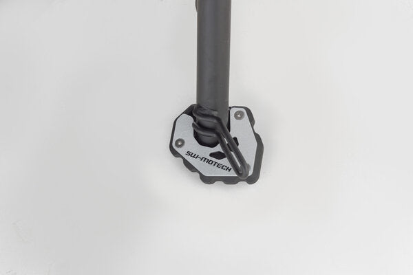 NAKŁADKA NÓŻKI BOCZNEJ SW-MOTECH BLACK/TRIUMPH TRIDENT 660 (24-) BLACK SILVER 3