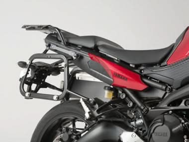 ZESTAW KUFRÓW BOCZNYCH TRAX ADV I STELAŻY SW-MOTECH YAMAHA MT-09 TRACER/900 TRACER (14-18) BLACK 45/ 3