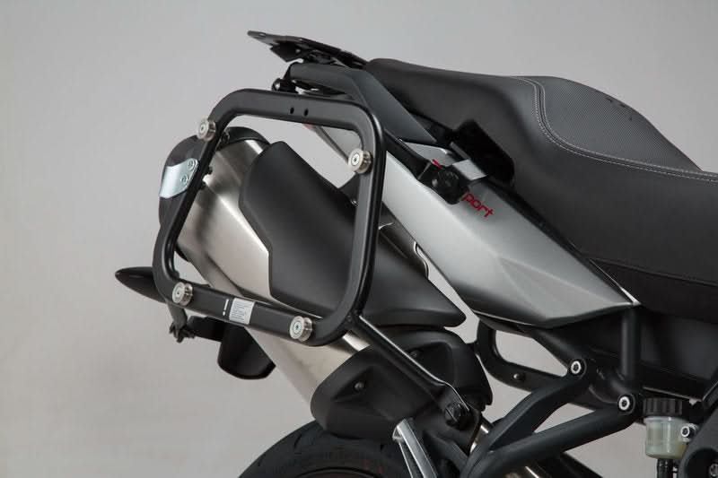 ZESTAW KUFRÓW BOCZNYCH TRAX ADV I STELAŻY SW-MOTECH TRIUMPH TIGER 1050 SPORT (13-) BLACK 45/37L 9