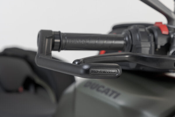 OSŁONA DŹWIGNI SW-MOTECH DUCATI STREETFIGHTER V2, TRIUMPH DAYTONA BLACK 5