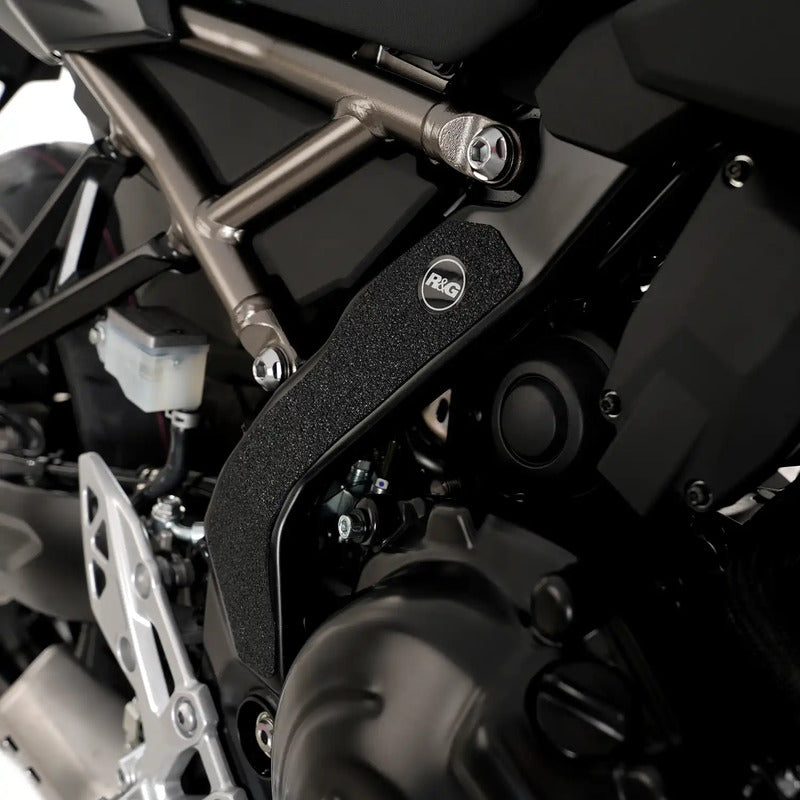 OSŁONA WAHACZA RG RACING SUZUKI GSX-8T, GSX-8TT 25- ,GSX-8TS 23- GSX-8TR 24- (2-PEICE KIT) 1