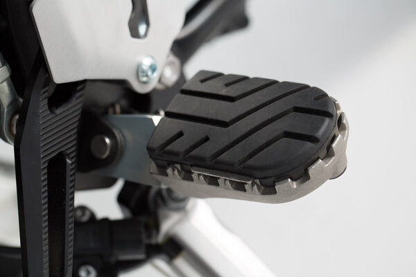PODNÓŻKI ION SW-MOTECH TRIUMPH TIGER 800/ 900/ 1200, SCRAM 1200. BLACK 3
