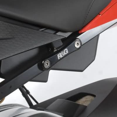 ZAŚLEPKI PODNÓŻKA RG RACING, BMW S1000RR 10- 18/S1000R 14- 20 1