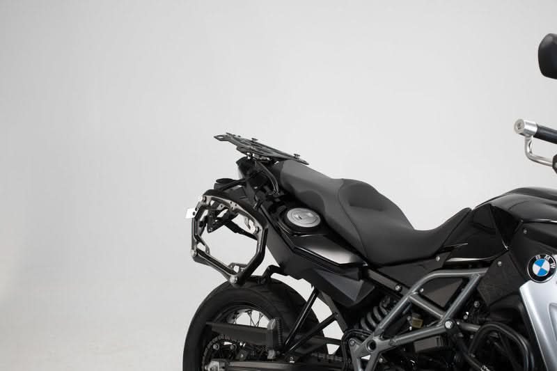 ZESTAW KUFRÓW BOCZNYCH TRAX ADV I STELAŻY SW-MOTECH BMW F 800/700/650 GS (07-18) BLACK 37/45L 3