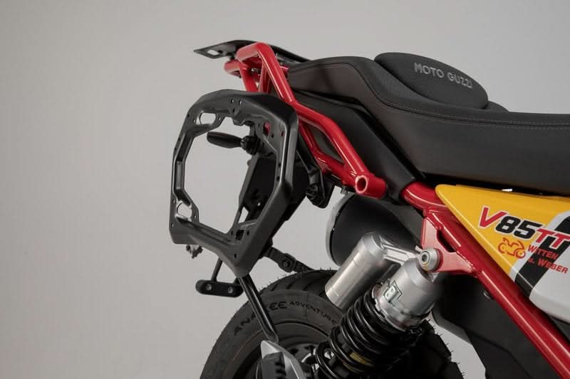 STELAŻ PRO NA KUFRY BOCZNE SW-MOTECH MOTO GUZZI V85 TT (19-) BLACK 1