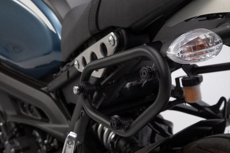 STELAŻ BOCZNY SLC LEWY SW-MOTECH YAMAHA XSR900 (15-21) / ABARTH (17-) BLACK 1