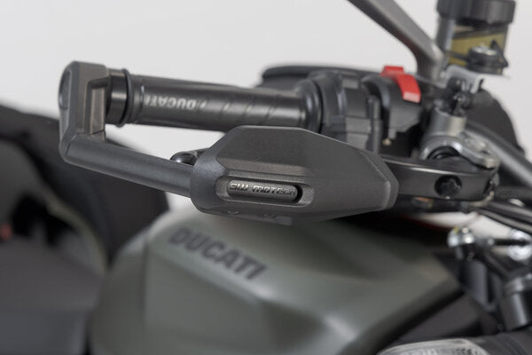 OSŁONA DŹWIGNI Z OWIEWKĄ SW-MOTECH DUCATI STREETFIGHTER V2, TRIUMPH DAYTONA BLACK 5