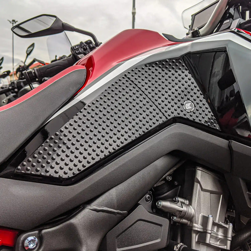NAKLEJKA NA BAK TANKPAD ANTYPOŚLIZGOWY RG RACING EAZI-GRIP HONDA AFRICA TWIN 20- - EVO 1