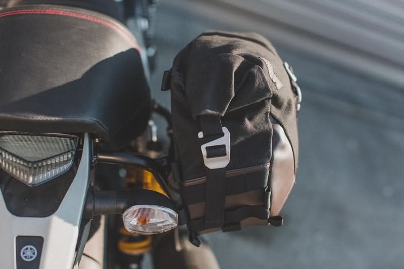 ZESTAW SAKW I STELAŻY LEGEND GEAR SW-MOTECH YAMAHA XJR 1300 (15-) BROWN 5