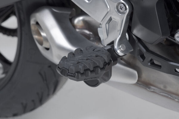 PODNÓŻKI EVO SW-MOTECH TRIUMPH TIGER SPORT 660 / 800 (24-) BLACK 3