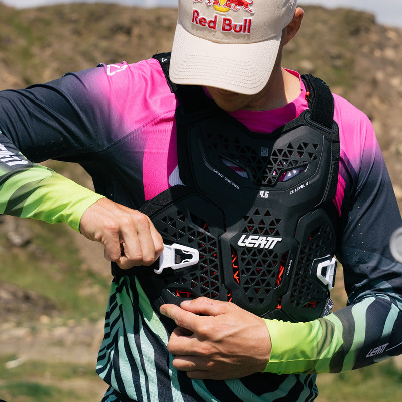 Buzer Leatt 4.5 Hybrid Black 15 345433_ZAL841044.jpg